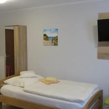 Rose 3* Варбург