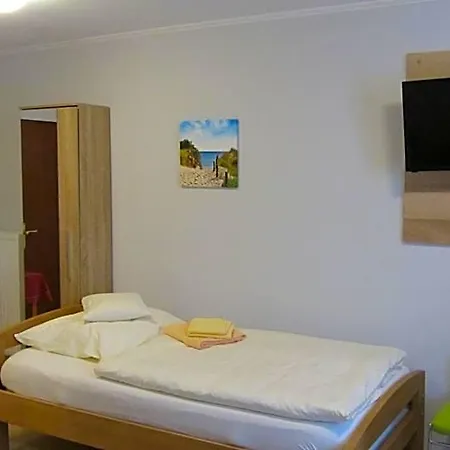 Rose 3* Варбург