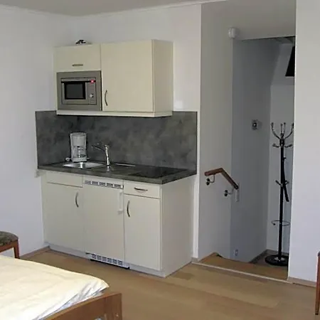 Rose Отель Варбург